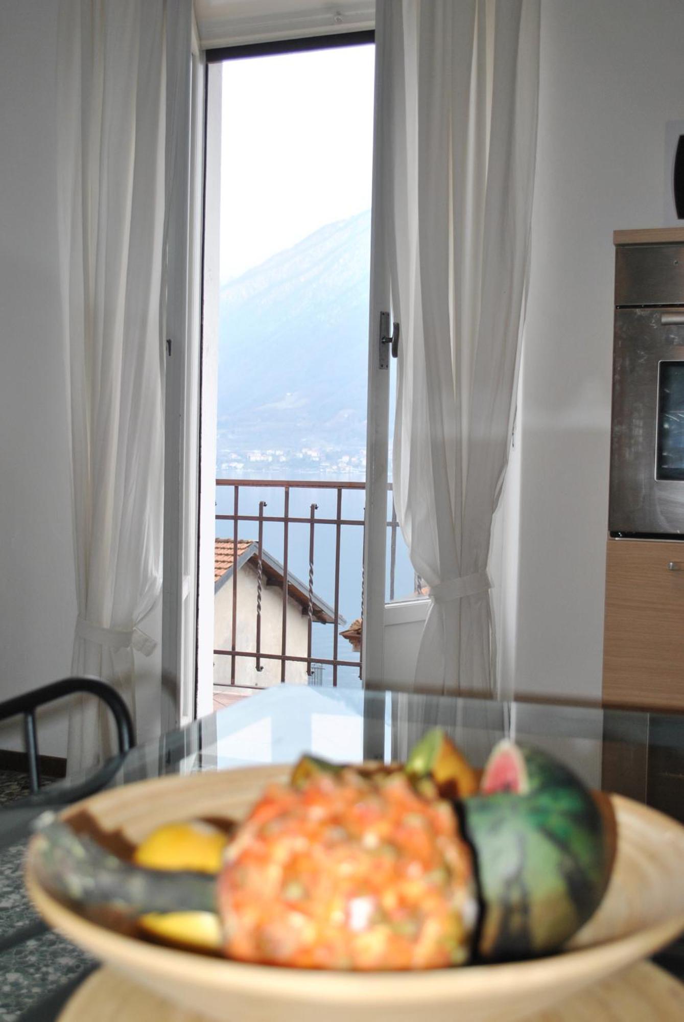 Colonno The Romantic Village House - Apartments With Lake View מראה חיצוני תמונה