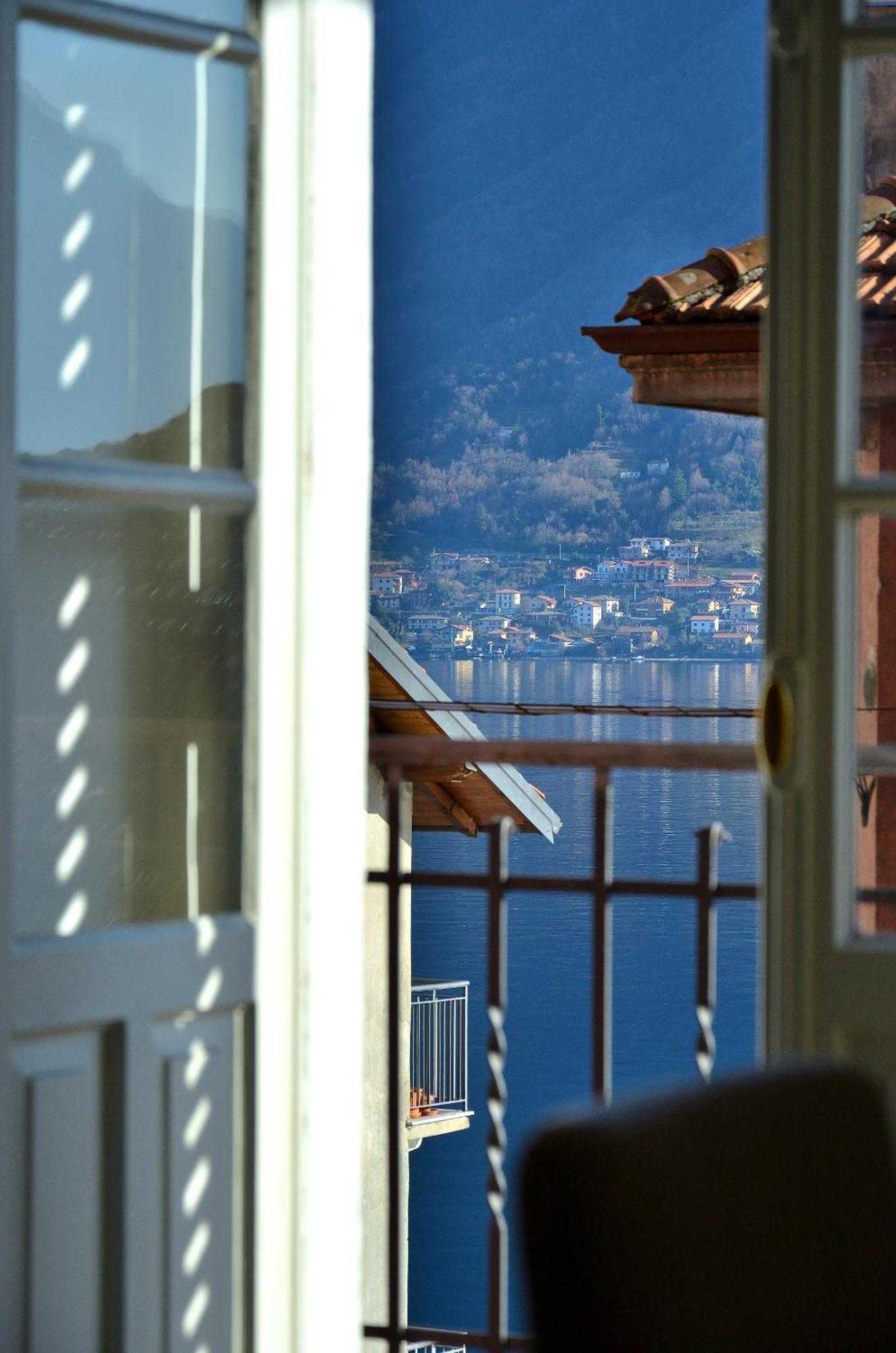 Colonno The Romantic Village House - Apartments With Lake View מראה חיצוני תמונה
